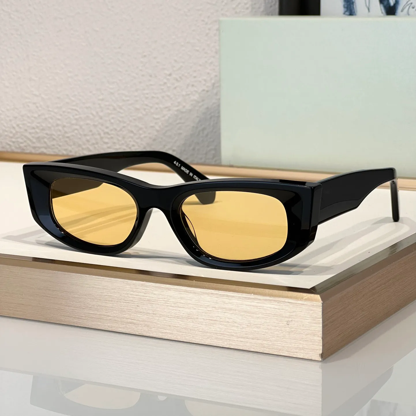 Mode solglasögon för män kvinnor 090 super designer stilig high street sommar strandstil anti-ultraviolet retro platta acetat ovala ramglasögon slumpmässig låda 1090