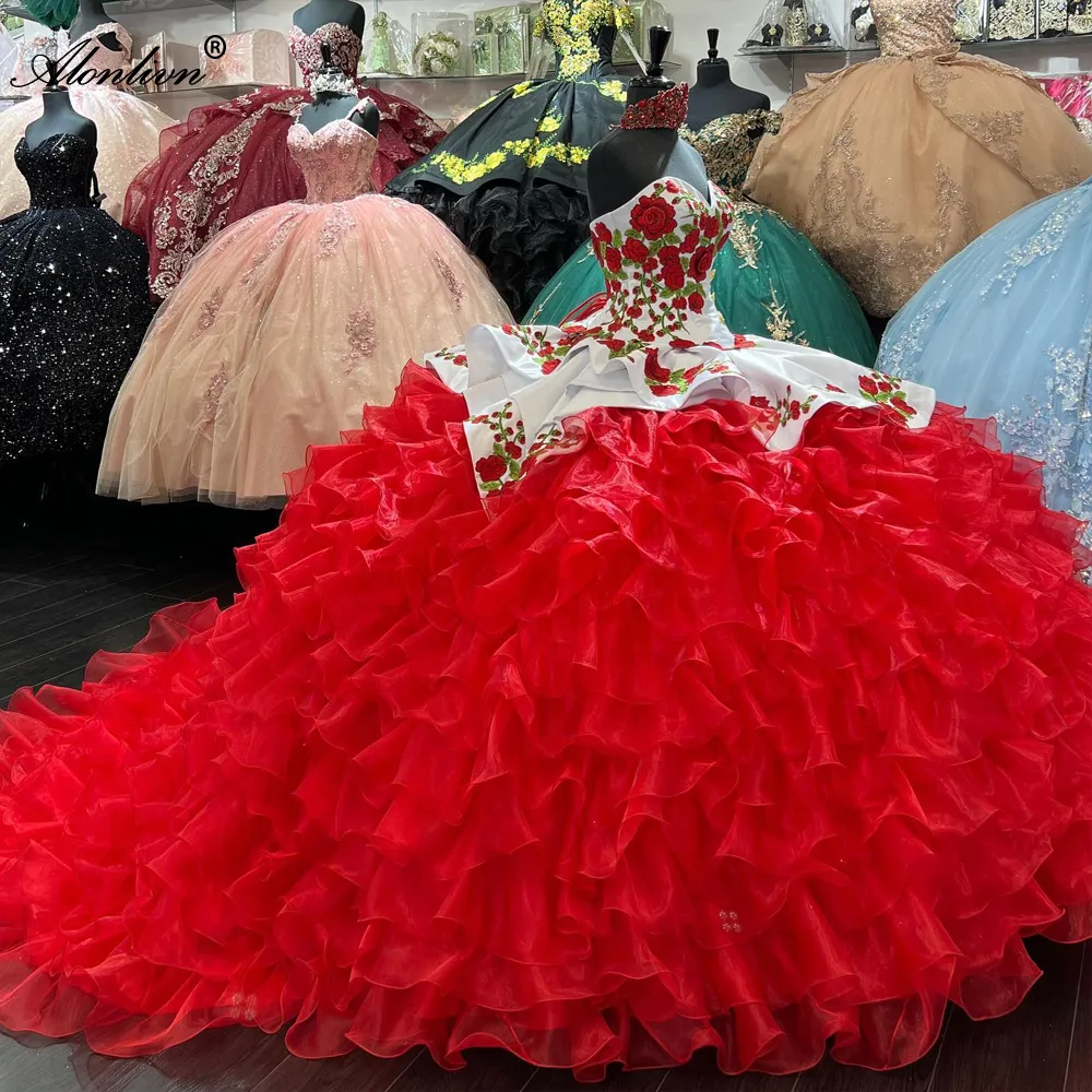 Luxe Sweetheart Baljurk Quinceanera Jurken Schouderafhangende Applicaties Cascading Ruches Rokken Gala Avond Feest Optocht Verjaardag Jurken Jurk