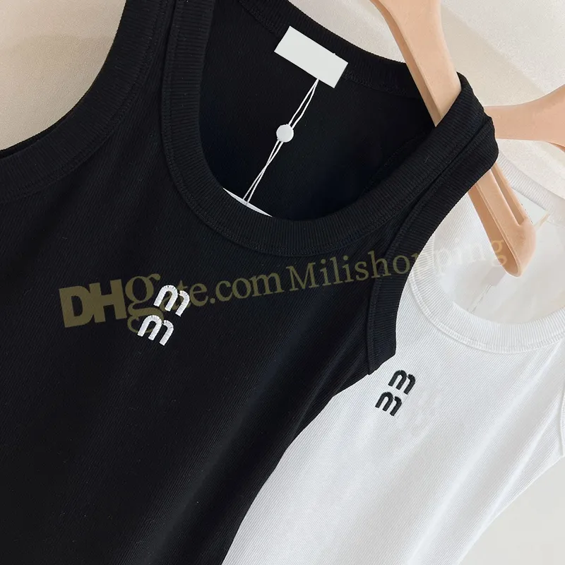 Miu Designer Womens Camiseta Tees Estilo Correto de Alta Qualidade Algodão Regata Verão Moda Sexy Crop Tops Camiseta Sem Mangas Malha Bordado Backless Tops