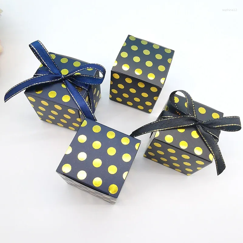 Cadeau cadeau 50pcs mini papier d'estampage boîte de bonbons à pois bricolage faveur de mariage et avec ruban anniversaire noël