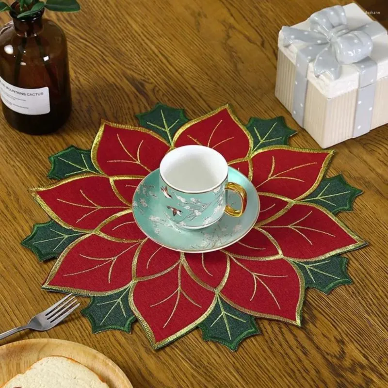 Tapis de Table en feutre, année de boisson, décoration de noël, accessoire de dîner, plateau à vaisselle, napperons flocons de neige rouges