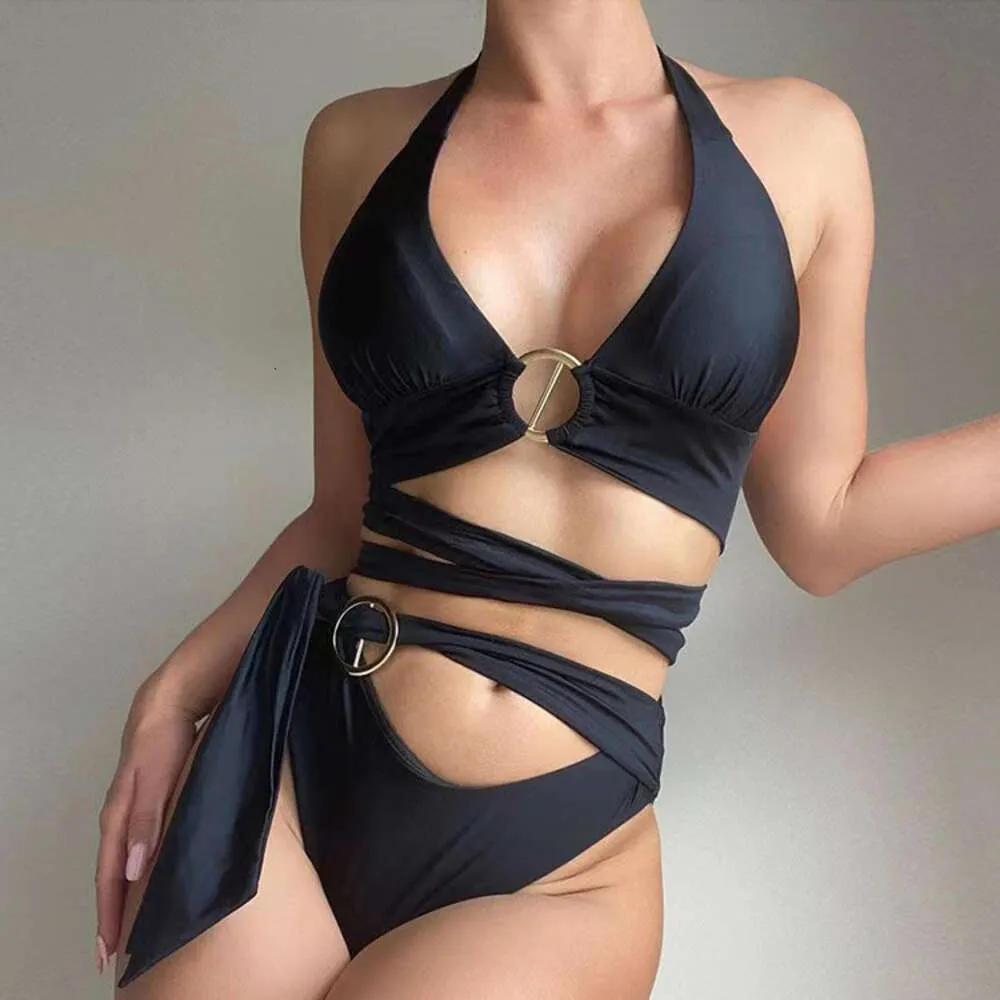 2022 Yisiman Nowy stały kolor kąpielowy czarny pasek bikini pierścienia