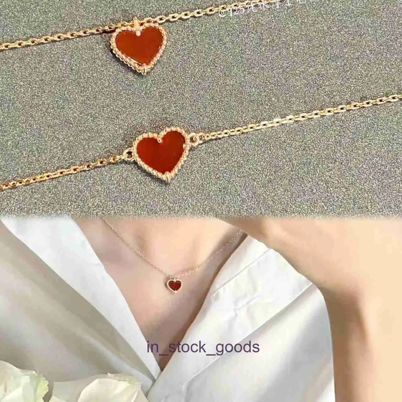 High End Designer Halsband 1: 1 VanClef V Peach Heart Boutique Little Love Halsband pläterad med tjockt guld fashionabla och mångsidiga färska sommarhänge