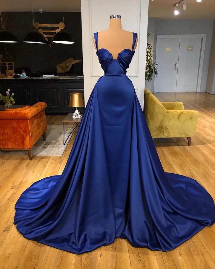 아프리카 Duabi Arabic Royal Blue Elegant Sheath Prom Dreess Long Black Girls Spaghetti Straps Court Train 여성 공식 이브닝 파티 가운 Robes Custom