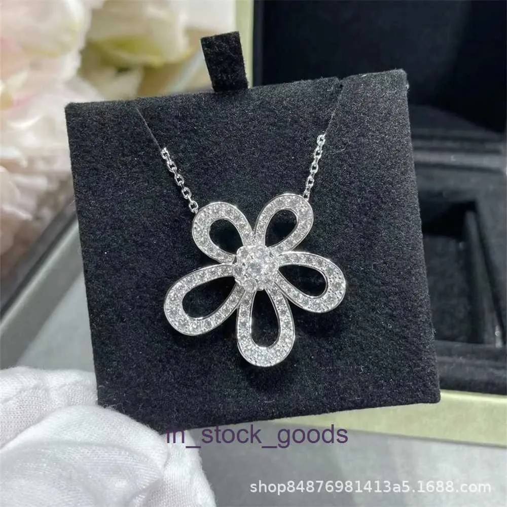 Collier de créateur haut de gamme Vanclef Mountain Camellia Collier Femmes Sunflower Big Flower Full Diamond Pendant Pure Silver High Edition Original 1to1 avec un vrai logo