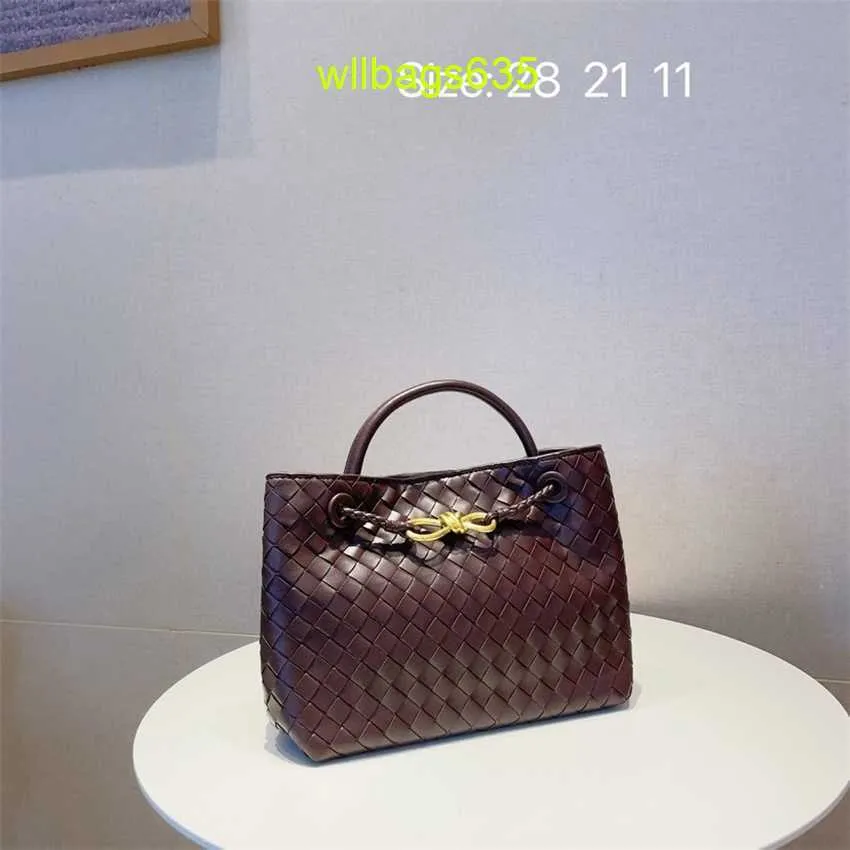 Кожаная тотация Bottegvvenet Andiamo Bags женская сумочка 2024 Новый продукт Корейский интернет -знаменитый лук сплетен сумочка для одиночного плеча - логотип HBT7ZP