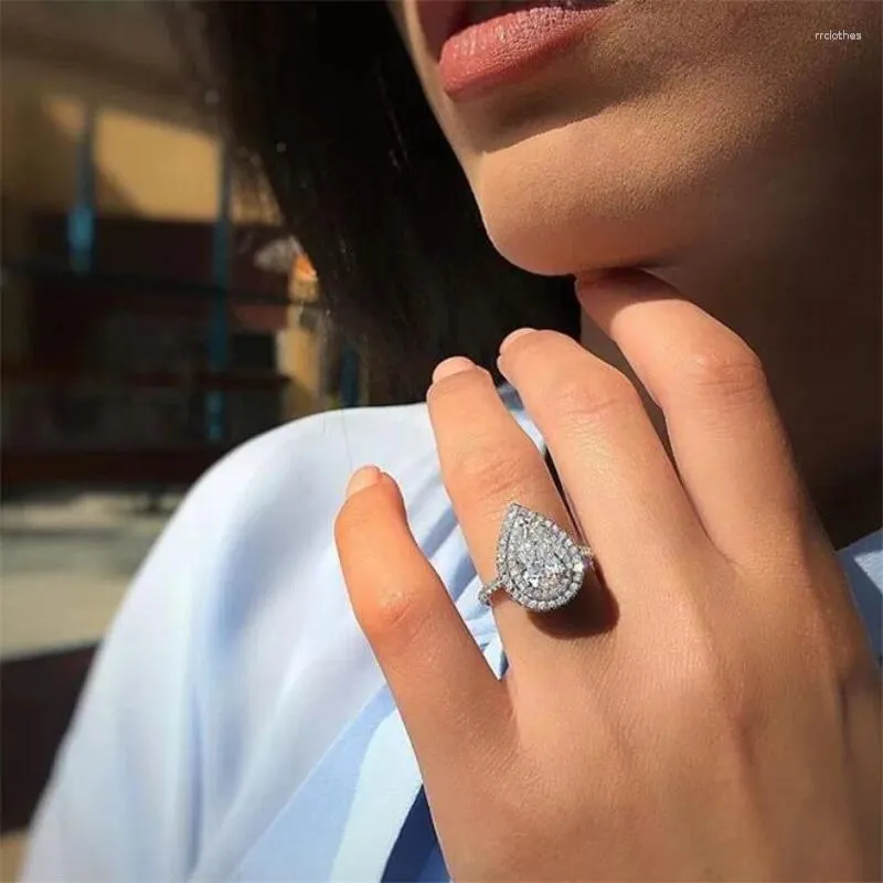 Cluster Anneaux Ins Top Sell Luxury Bijoux 925 Silver Silver Pear Coup White Clear Cumbic Zircon Pave CZ Promise Women Women Wedding Alne
