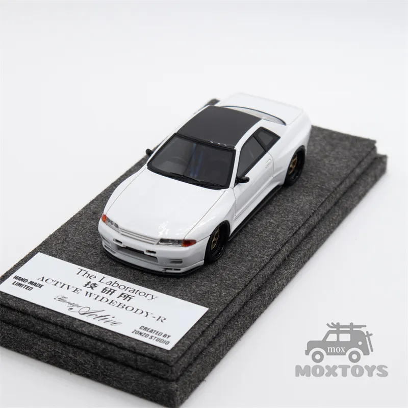 The Laboratory 1:64 Garage Active Widebody-R GTR R32 Resin Model