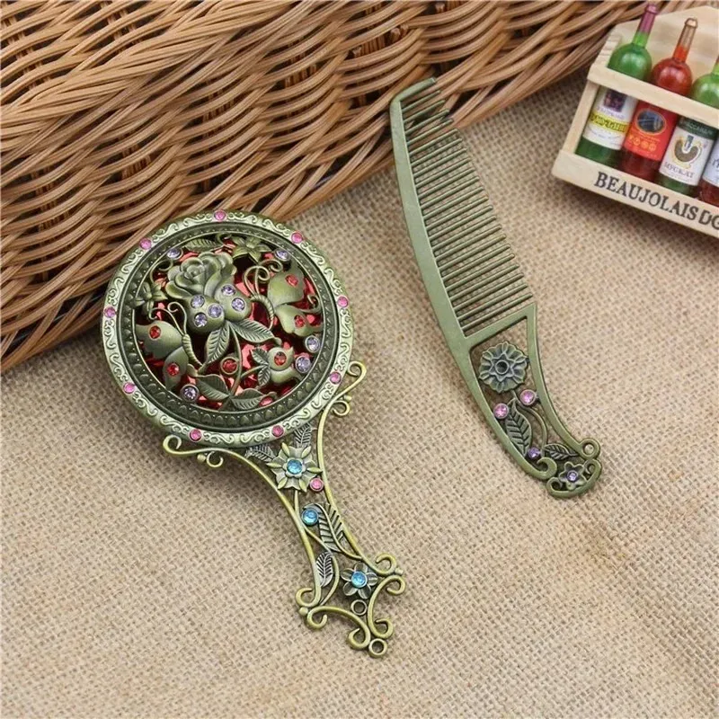 2024 Women Chic Retro Vintage pocket Mirror Compact Makeup Mirrors Comb Set Hand Make Up Bronze Hollowed-Out Make Up2. for Retro Bronze Compact Set