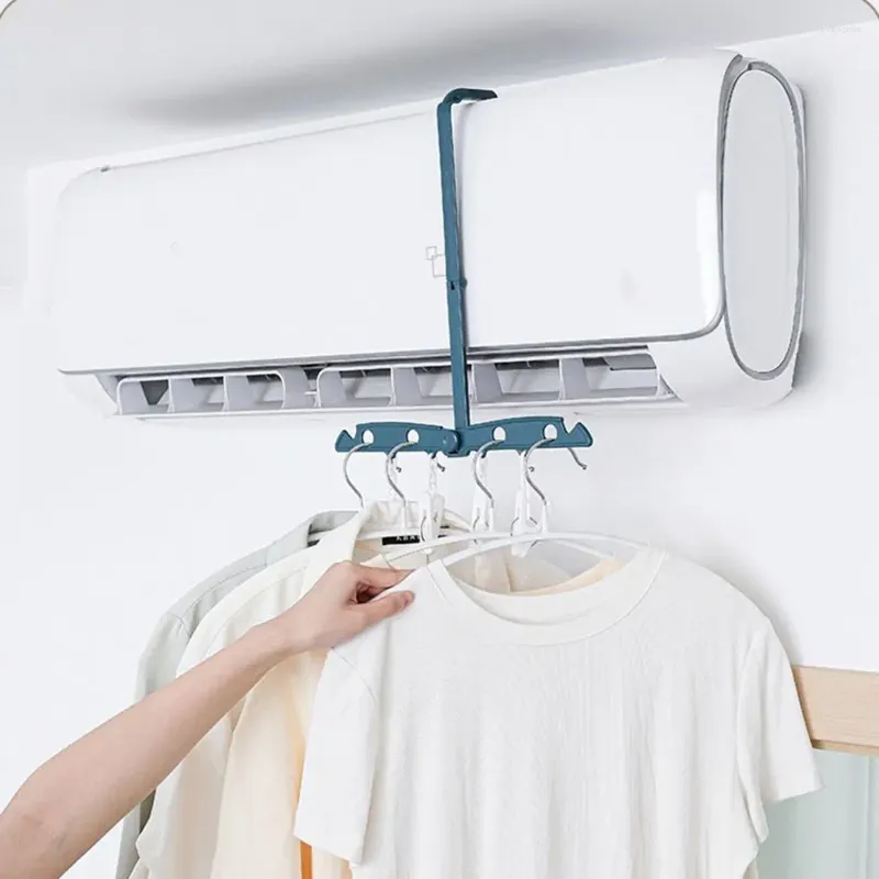 Hangers plastic airconditioning hangende kledingrekken