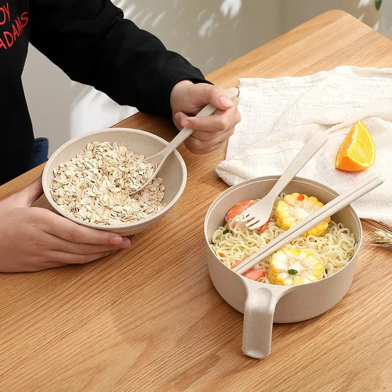 NOUVEAU Blé Paille multifonctionnelle avec bol à couvercle Copsticks à fourche en train de manger