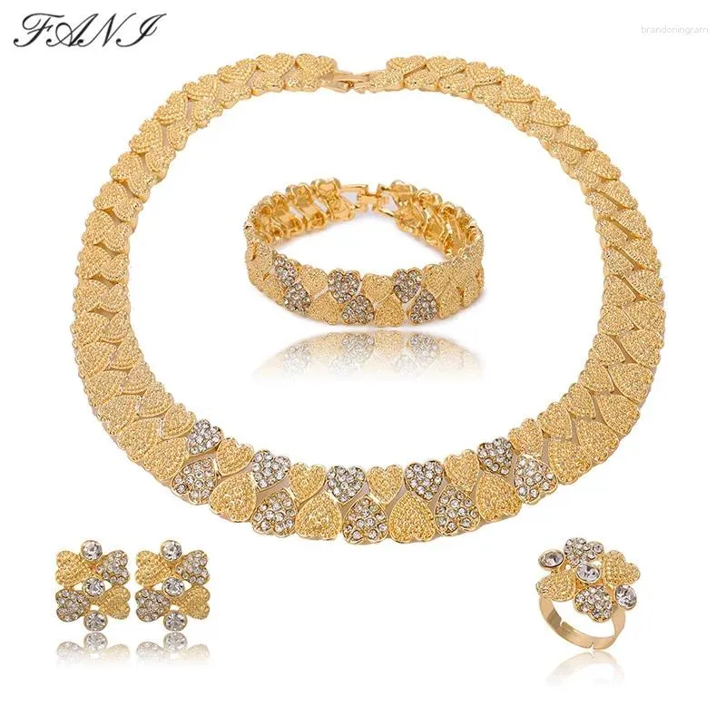 Halsband örhängen set fani grossist 2024 utsökta Dubai gulddesigner smycken nigerianska bröllop afrikanska pärlor kvinnor kostym