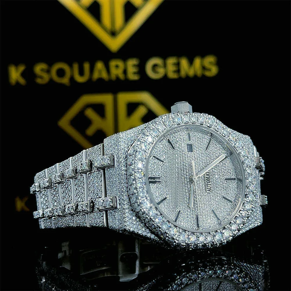 Toptan Tedarikçi Buzlandı VVS Clarity Moissanite Diamond Tuddli Analog İzleme Uygun Fiyatla Mevcut