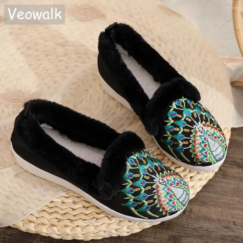 Casual Shoes Veowalk Winter Faux Fur Women Warm Lined Fuzzy Low Top Flat Loafers Peacock Embroidered Comfortable Slip On Platform