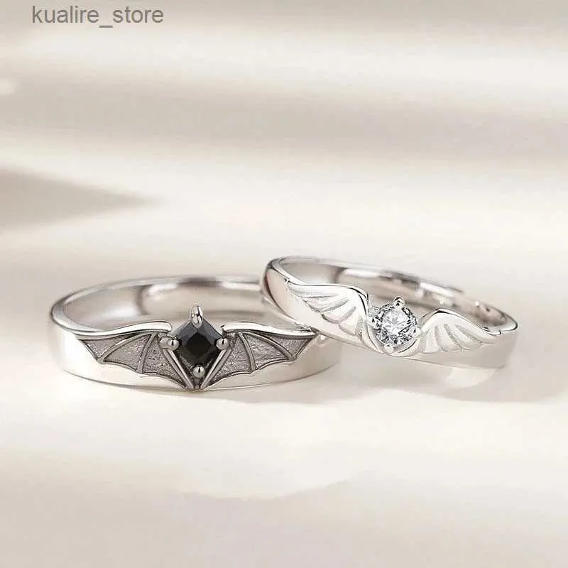 Clusterringen Luxe Crystal Angel Demon paar ringen voor vrouwen mannen romantische mode vleugels ontwerp verstelbare verlovingsring bruiloft sieraden L240402