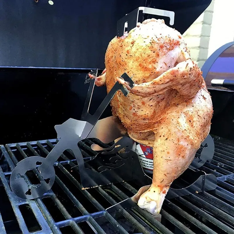 Support de poulet à support en acier à moto américain unique avec support de bière pour la grillade rôtissoire et accessoires de barbecue qui ajoutent une touche