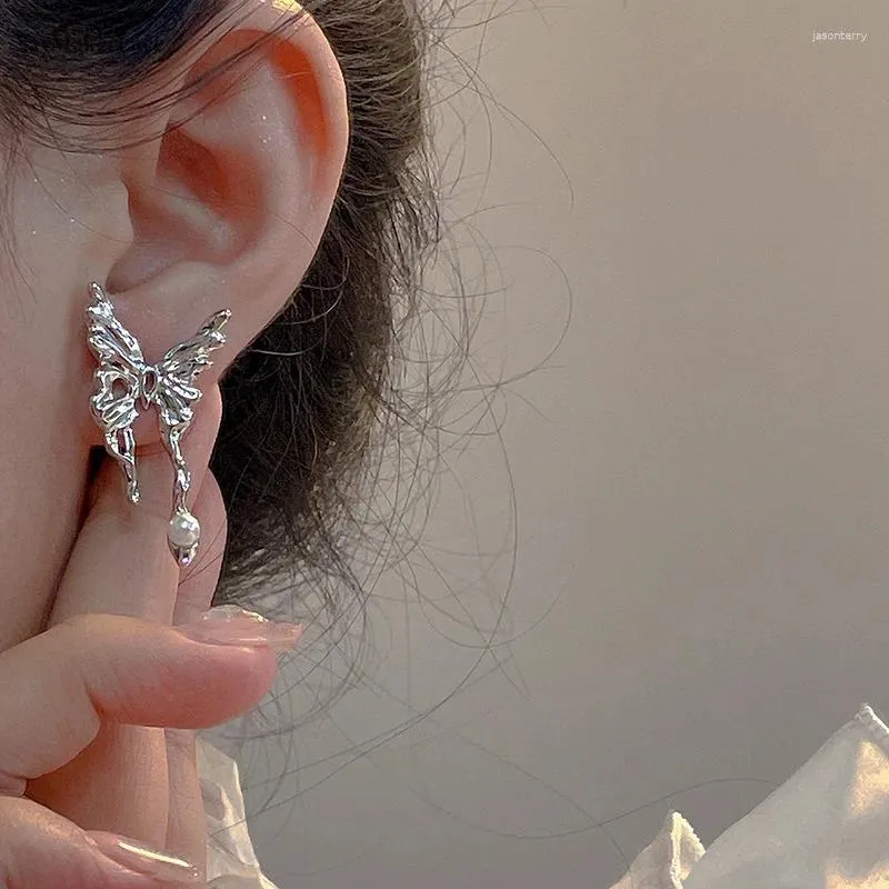 Boucles d'oreilles étalon 1 paire femme sucrée papillon coréen coréen beau punk metal pelle bijoux de bijoux