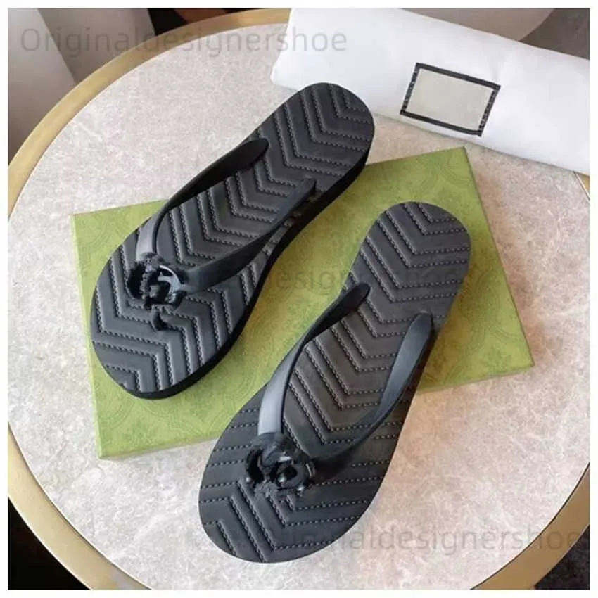 Pantoufles 2023 Pantoufles de mode Sandale Sandale Black Rubber Flip Flop