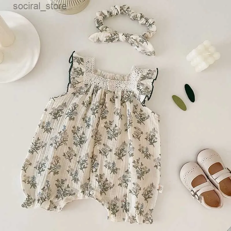 Rompers sommar spädbarn baby flickor jumpsuit nyfödda baby flickor bodysuits+hårband ärmlös bomullsspets blomma romper baby flicka kläder l240402