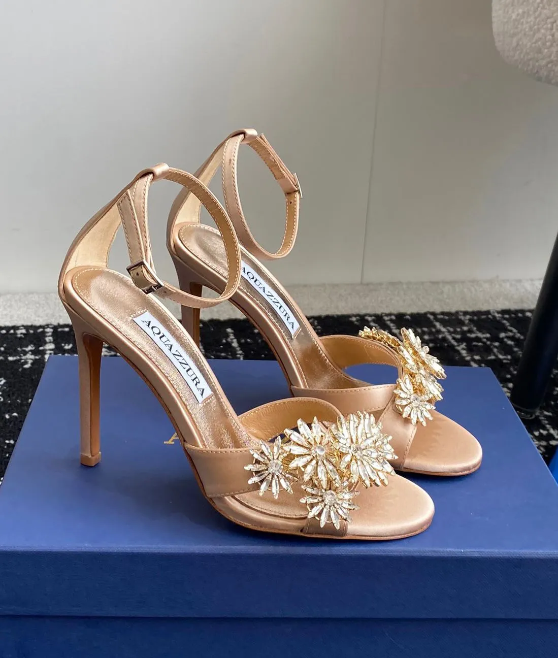 Designer famoso homem cristal aquazzura margarita sandálias sapatos floral-embellishishm women steletto salto