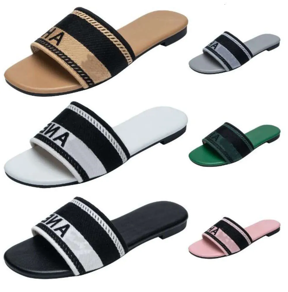 2024 Paris Embroidered Dazzle Designer Slippers Womens Sandals Summer Beach Stripes Casual Flat Sliders Women Ladies Flip Flops Embroidery Mainstream Shoes 4367