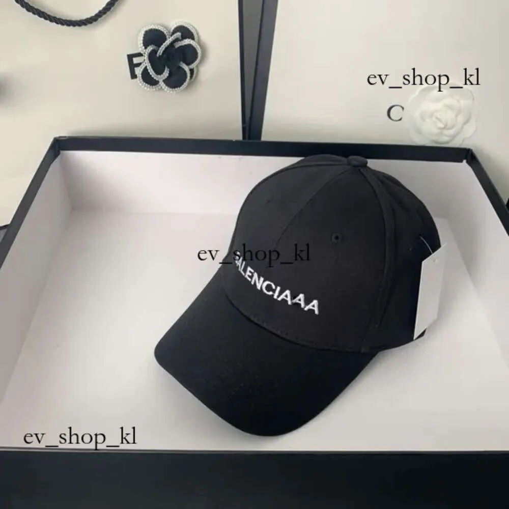 Baleciagas Baseball Cap Coupple Summer Candy Color Designer Women Holiday Travel Letter Men Sports Fashion 739 Balengiaga Shoe Cap