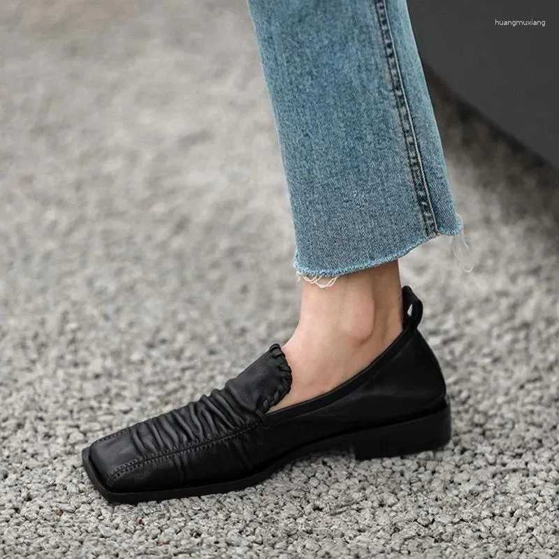 Casual skor veckade lägenheter äkta läder grundläggande slip-on komfort loafers kvinnor går shoespring retro platt