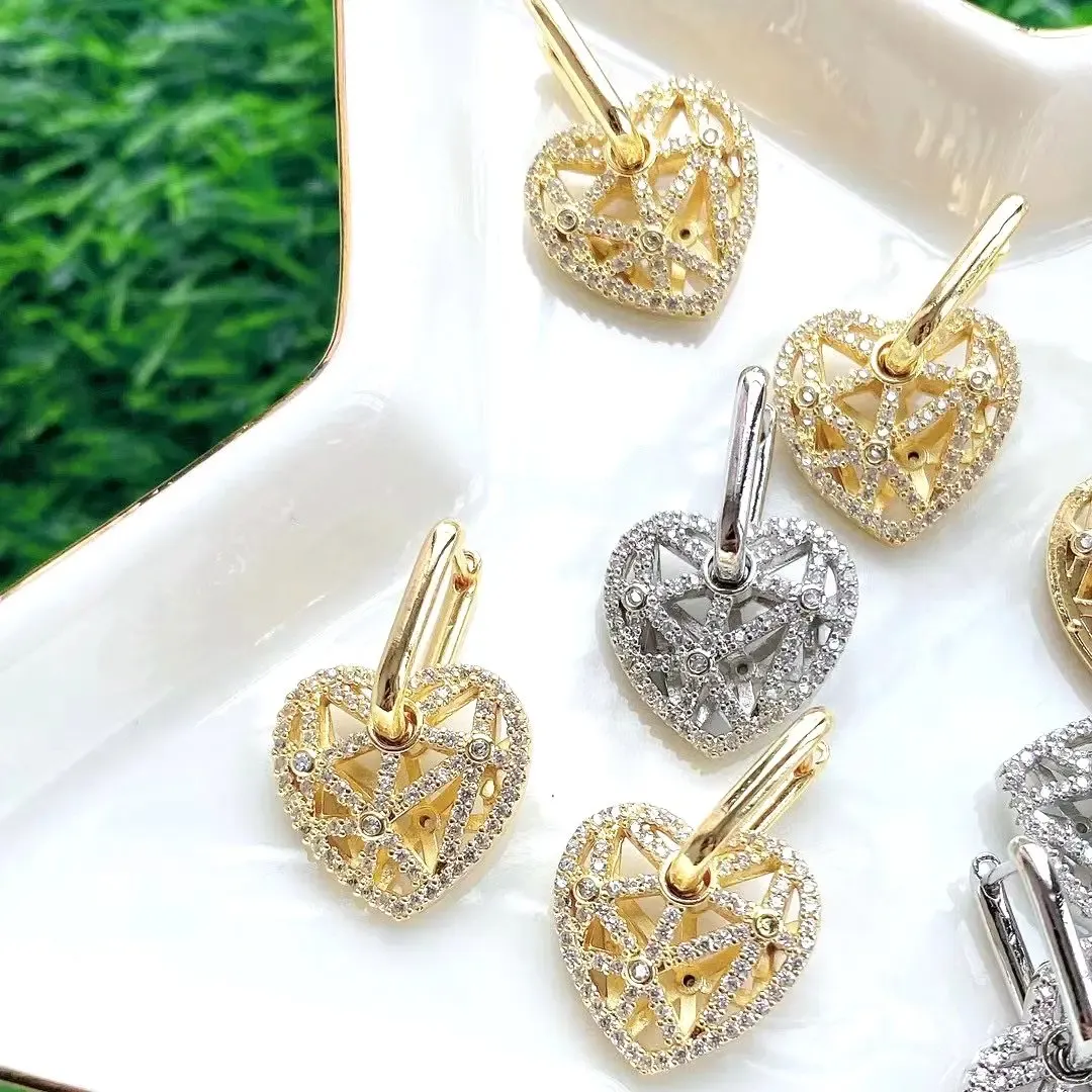 Boucles d'oreilles 5ptes Fashion Hollow Heart Charms Boucles d'oreilles pour femmes Femme de mariage Zircon Crystal CZ Bohemian Bridal Jewelry Gift