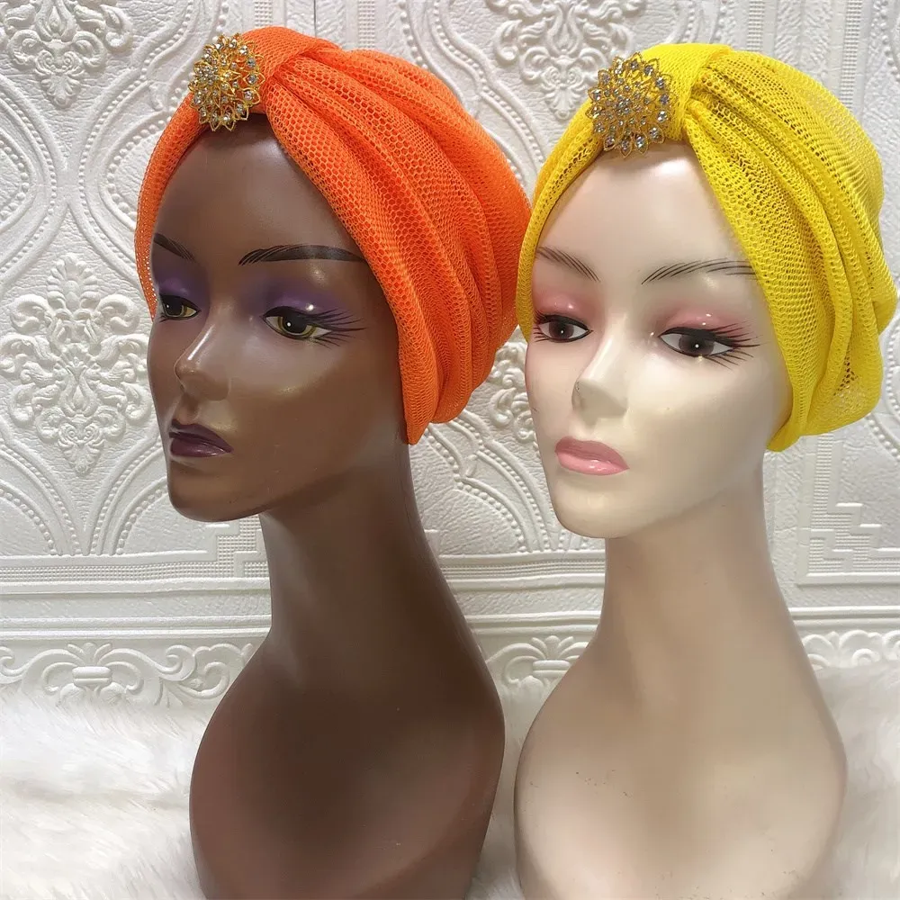 Cappelli di dimensioni gratuite per cappelli africani Turban netto per donne trecce musulmane headwrap Women Head Scarf Net Turban Cap con Spilla