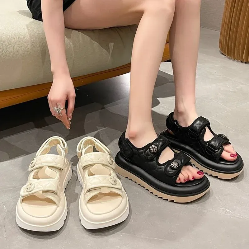 Slippare modesport sandaler kvinnor sommar 2022 tjocka ensamma lätta sandaler plattformskor platt sandaler för kvinnor öppna tå sandaler