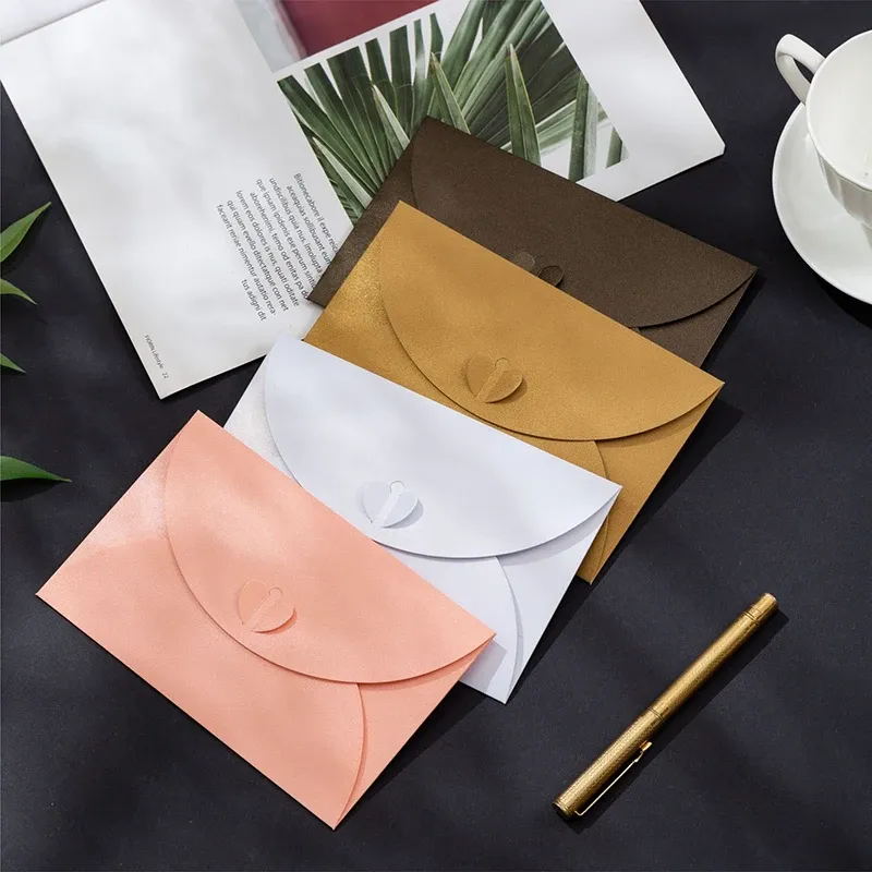 Bolsas 50pcs/lot envelope papel perolável em branco papel kraft suprimentos para pequenas empresas convites para cartões postais de mensagem envelopes de casamento