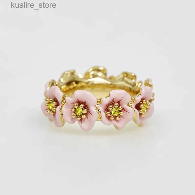 Rings de cluster tendências européias e americanas esmalte por atacado Flores rosa Flores doces anel de guirlanda de moda.L240402