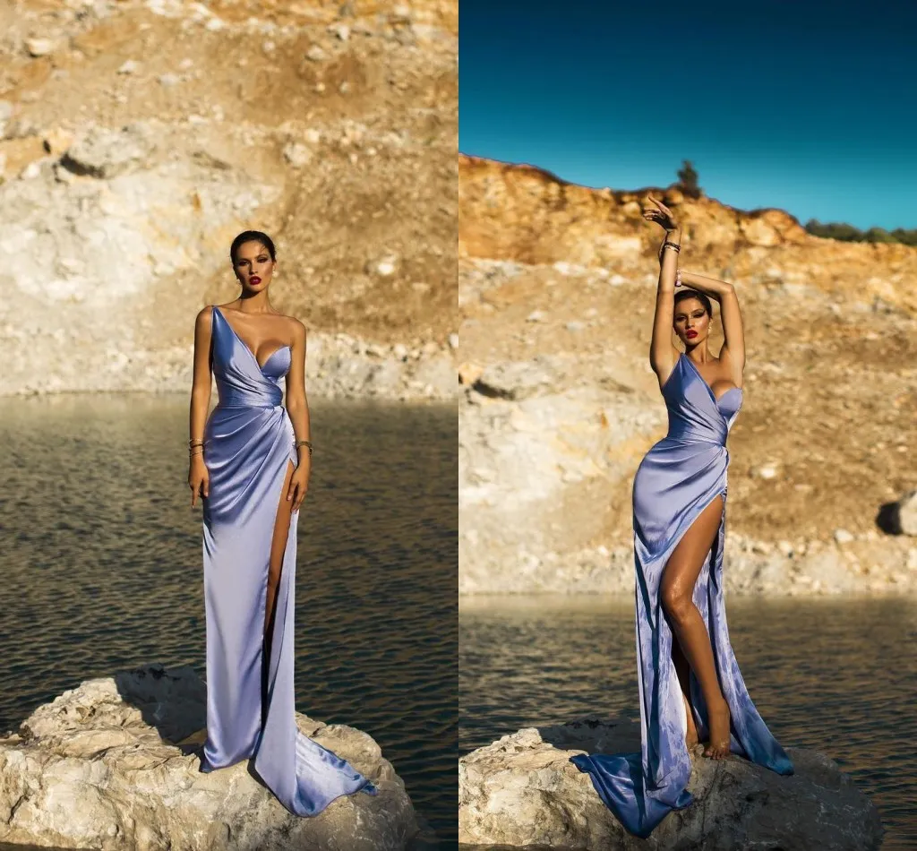 Sexy Lavender Plus taille des robes de bal de sirène longue pour les femmes un train d'épaule Train haut côté partage des occasions formelles portez des robes de soirée de célébrité anniversaire de célébrité