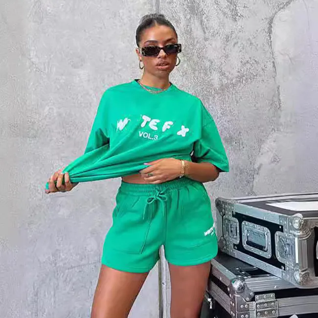 Beyaz Foxx Kadın Tasarımcı Beyaz Foxx Set Trailsuit Kadın Set Mektupları Tshirt Yeni Street Giyim Spor Giyim T gömlekleri iki parçalı şort çok tarzı gündelik 827