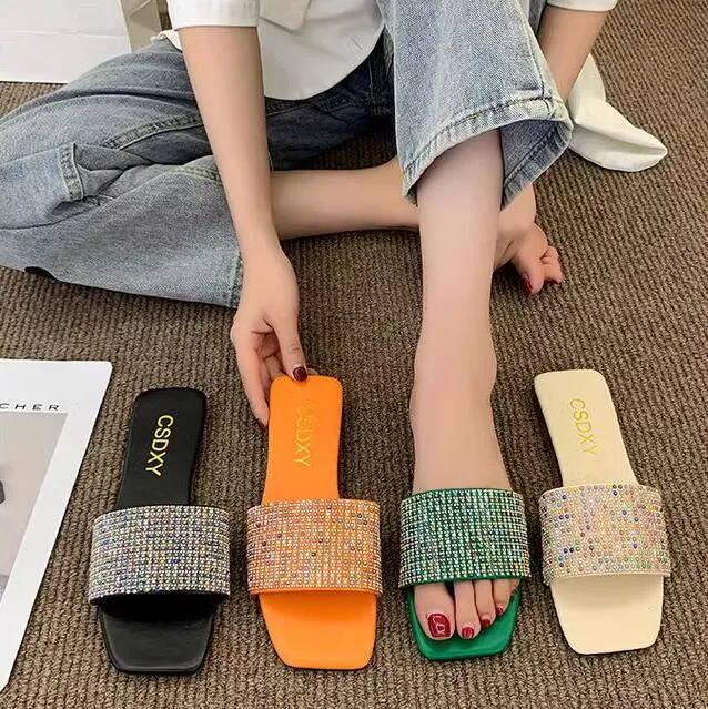 Designer Femmes Summer Diamond Beach Slippers Luxury Hotel Club Club Slippers Lazy Lothweight New Luxury Luxury Casual Comfort Facts Flats