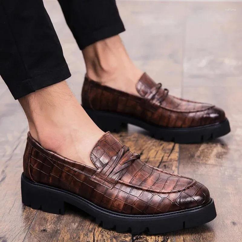 Casual Shoes Men Leather Outdoor Formal Business Men's Fashion Black Retro Slip-On Mens Loafers Zapatos Hombre