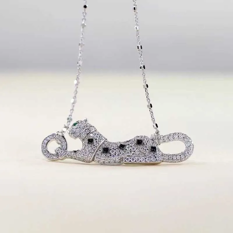 Klassiek ontwerp liefde sieraden ketting luipaard hoofdkraag dames patroon cheetah dubbele ring trui ketting vol diamant platina met logo