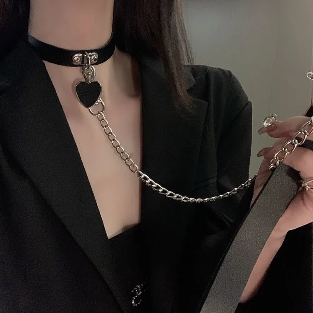 Amazon.com: Qings Black Velvet Choker Necklace - Black