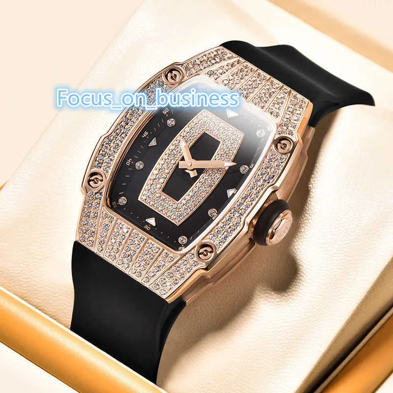 Design de luxe Unique Crystal Full Bling Iced Out Robe Wrist montre des montres de bracelet Moisanite Relogio Feminino Watches