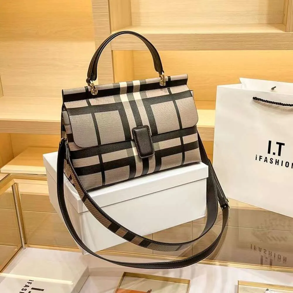 Nowa luksusowa torba na ramię w Hongkongu agent zakupowy oryginalny skórzany damski damski nowa faktura godna Plaid poduszka