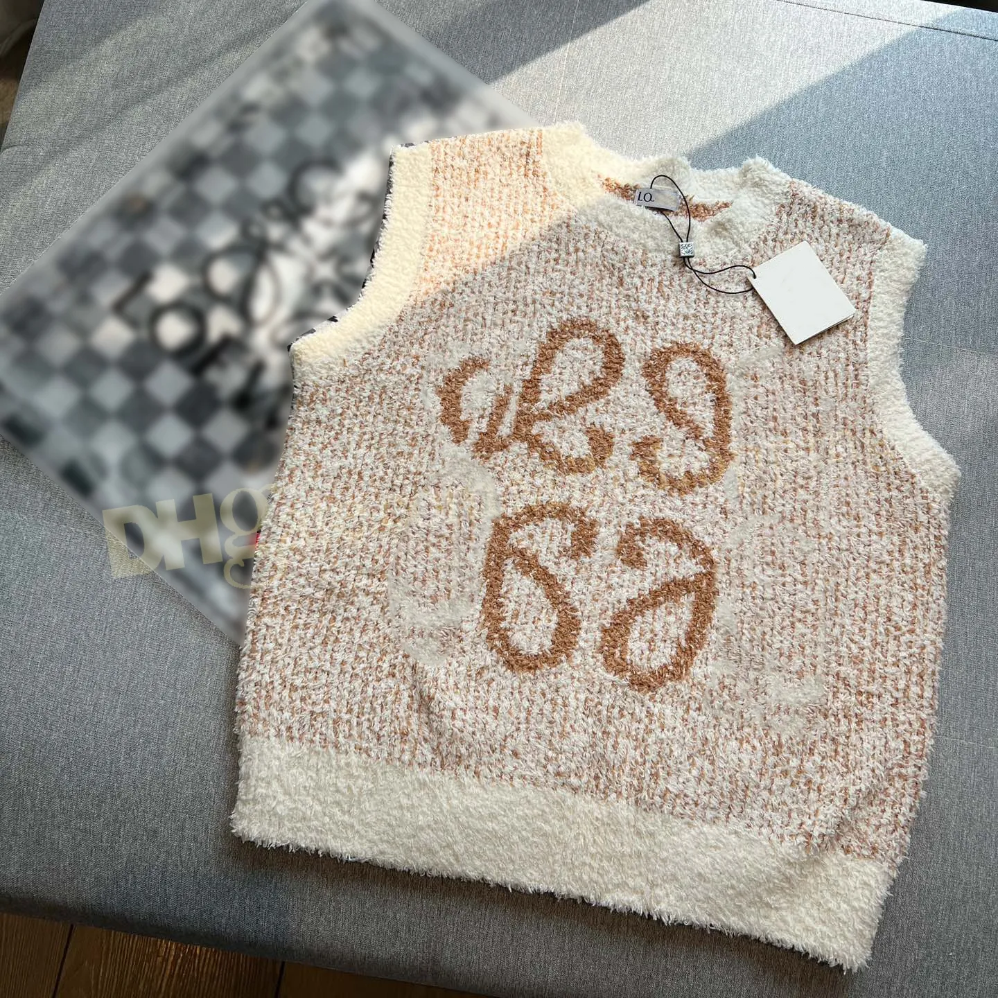 24SS Loewew Tank Deisnger Beige Croptop Knits Tees Upgraded Version T Shirts ärmlös väst