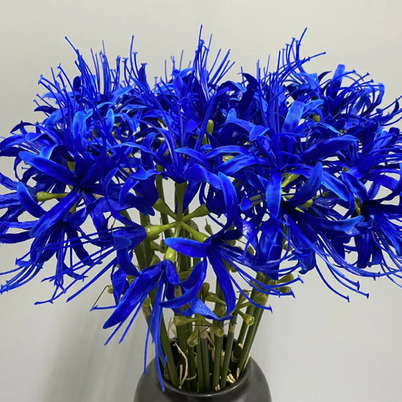 Spider Lily Bouquet: Guide for Wedding & Home Decor