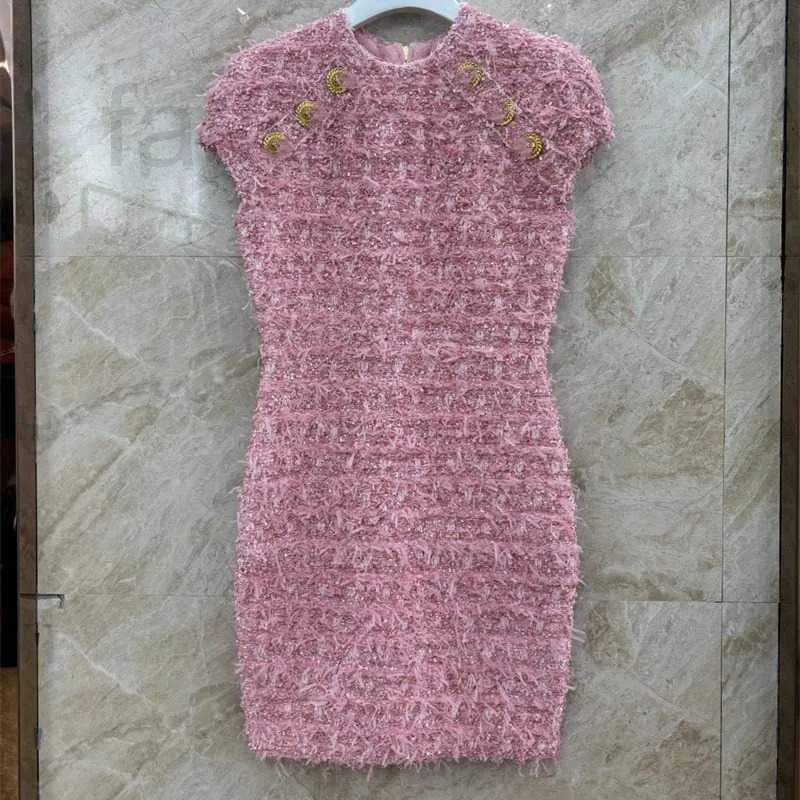 Arbetsklänningar Designer 2024 Early Spring New Fashionable Girl Slim Fit Button Pink Yarn Brushed Dress for Women T5Y8