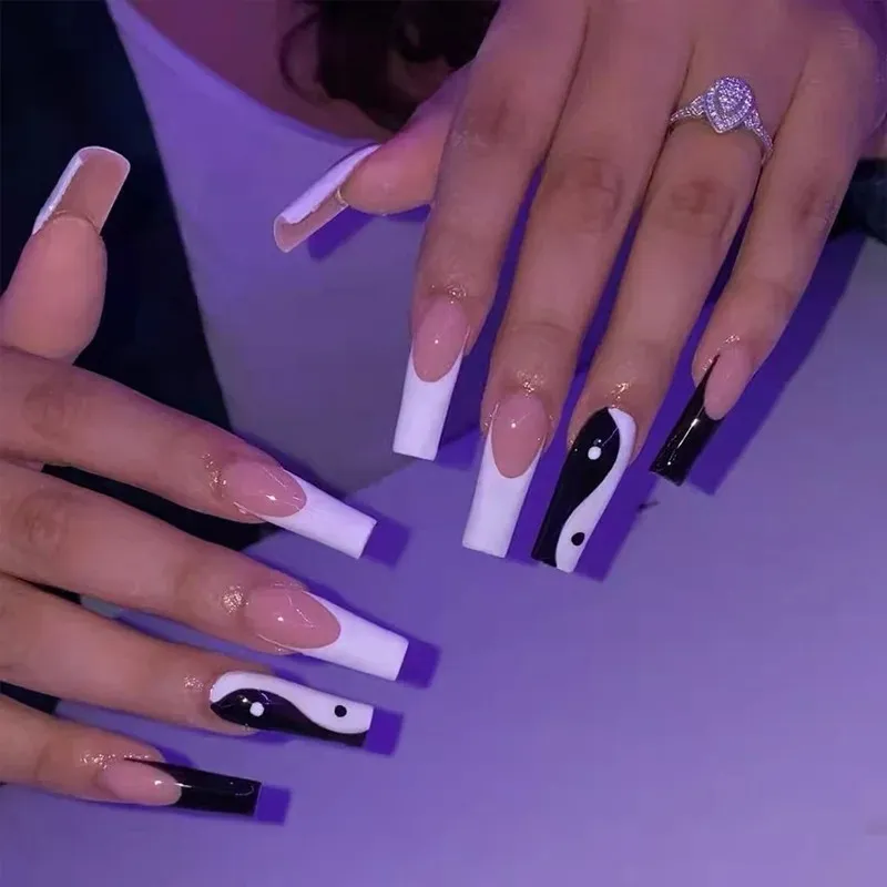 /Box Long Coffin False Nails with White Black Taichi Design Ballerina Fake Nail Patches Press On Nails Manicure Nail Tips