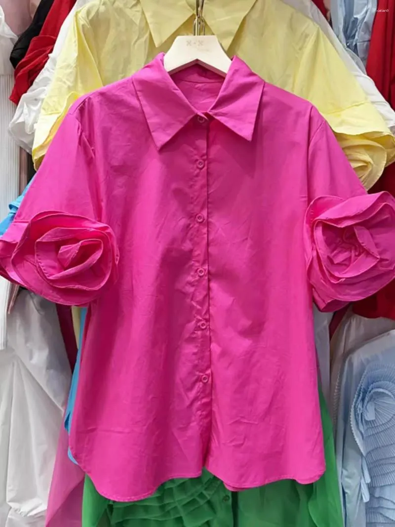 Blouses des femmes Summer 2024 Blouse élégante Design des femmes 3D Fleurs sur la manche Slim Solid Shirt Top Female Couleurs Couclus courts 43947
