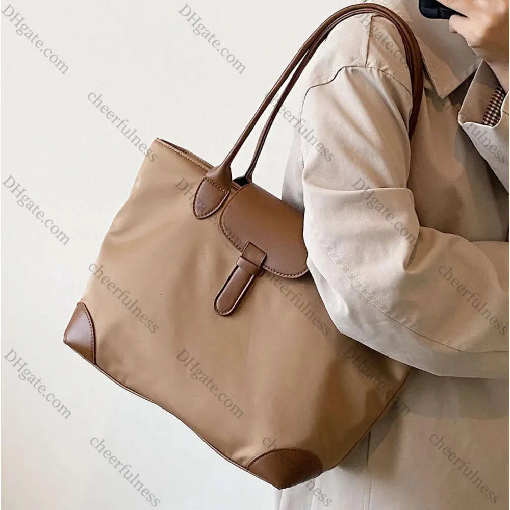 2024 Casual Large Cocal Bag Women Tote Bag Projektantka Płótna torebka Wysokiej jakości lady na ramię Wodoodporna nylonowa torba żeńska