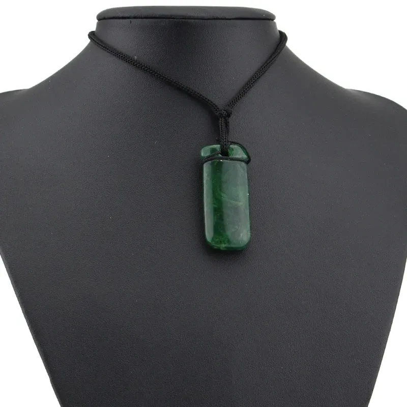 Aquaman Maori Green Square Tag Pendant Necklace Men Hand Cartedネックレス