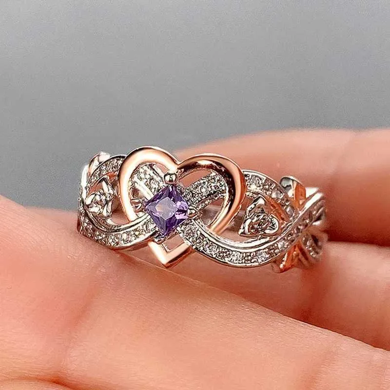 2PCS Wedding Rings Huitan Creative Womens Heart Rings with Romantic Rose Flower Design Wedding Engagement Love Rings Hot Sale Aesthetic Jewelry