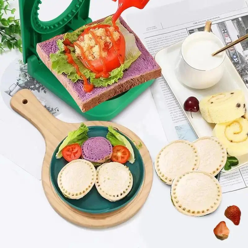 Moldes de cozimento Corte de molde e máquina de vedação Sanduíche Cutter Cutters no café da manhã sanduíches fofos de manteiga de amendoim