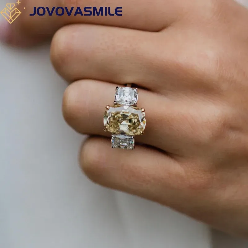Ringar Jovovasmile Moissanite Ring 7Carat 13x9.25mm Canary Old Mine Cut 9K 14K 18K Yellow Gold Band med 1,5CT 7*6mm Cushion Side Gems